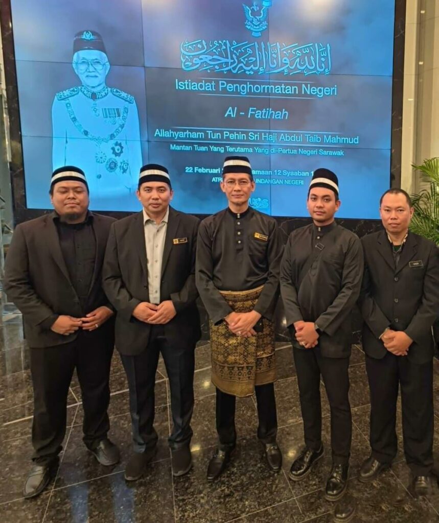 Pengarah Dbp Cawangan Sarawak Hadiri Acara Istiadat Penghormatan